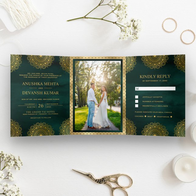 Invitation Trois Volets Emerald and Gold Asian Mandala Mariage indien (Créateur téléchargé)