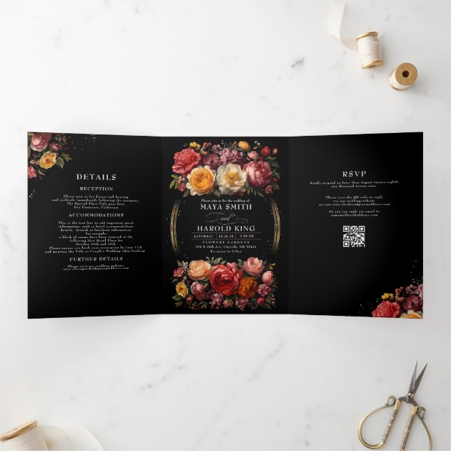Invitation Trois Volets Floral Botanique Noir Moody Mariage de luxe (Intérieur)