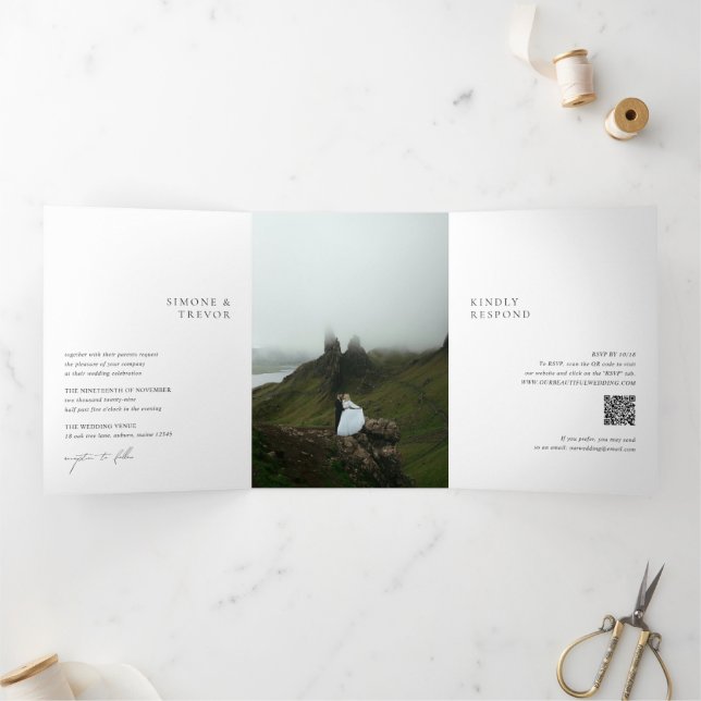 Invitation Trois Volets Nettoyer noir et blanc QR Code moderne Mariage (Intérieur)