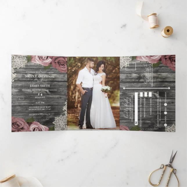 Invitation Trois Volets Roses Roses et dentelle Mariage en bois gris rusti (Intérieur)