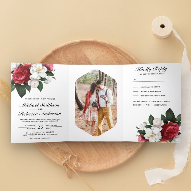 Invitation Trois Volets Roses rouges et Mariage botanique de Magnolia blan (Créateur téléchargé)