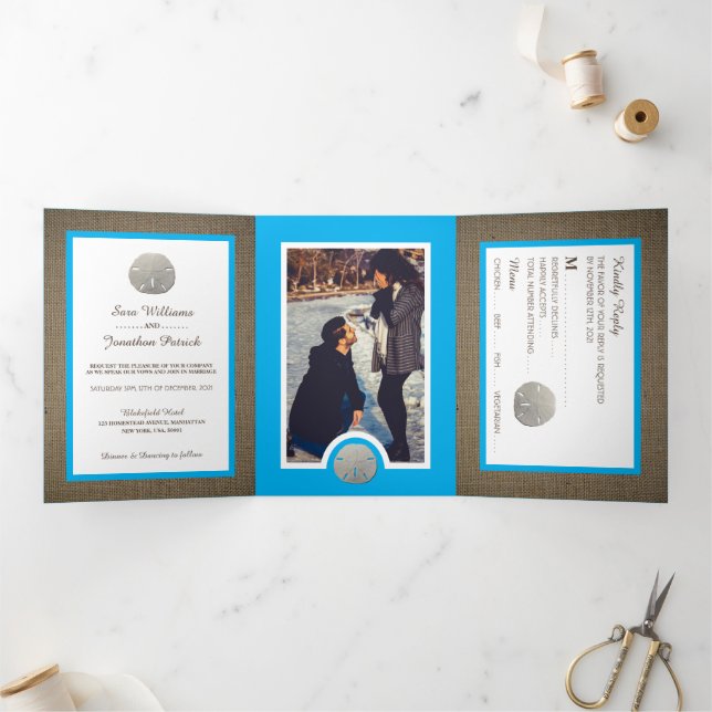Invitation Trois Volets Sable Dollars & Burlap Sky Blue Beach Wedding Suit (Intérieur)