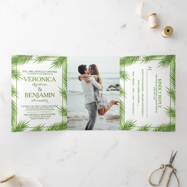 Invitation Trois Volets Suite de mariage Feuille de plage Tropical Palm (Intérieur)
