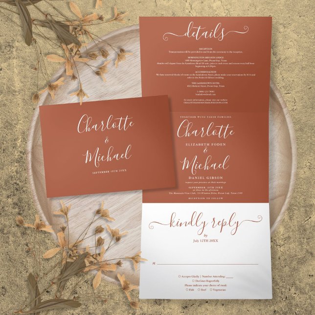 Invitation Trois Volets Terracotta Moderne Élégant Script Monogram Mariage (Terracotta Modern Elegant Script Monogram Wedding Tri-Fold Invitation)