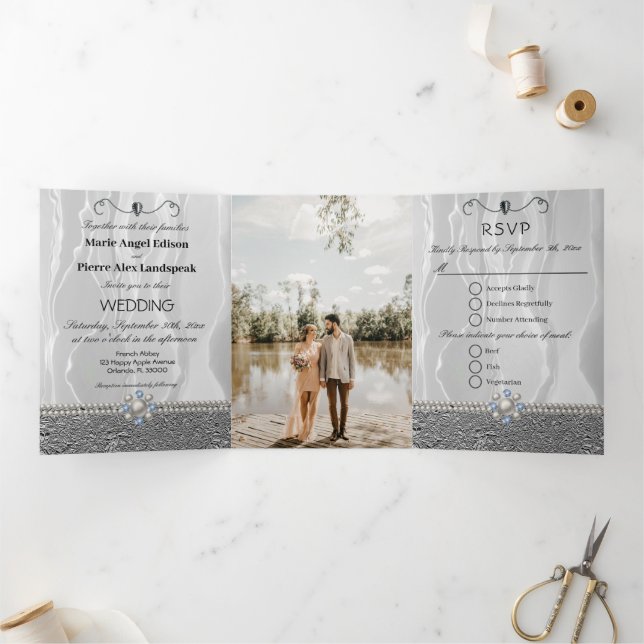 Invitation Trois Volets Tri soie blanche et huile d'argent, perles et diam (Intérieur)