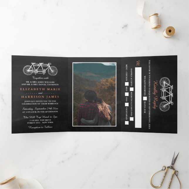 Invitation Trois Volets Vélo Tandem Sur Chalkboard Mariage Suite (Intérieur)