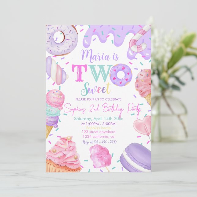 Invitation Two Sweet Girl Donut Pastel Purple 2nd Birthday (Debout devant)