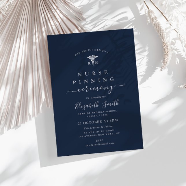 Invitation typographie à la mode marine bleu marine (Créateur téléchargé)