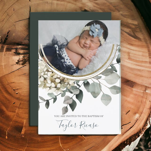 Invitation Typographie manuscrite de script Baptême de couron (Handwritten Script Typography Wreath Baptism Invitations from Ricaso. Add your own photo and text)