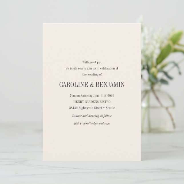 Invitation Typographie moderne Elégant ivoire QR Code Mariage (Debout devant)