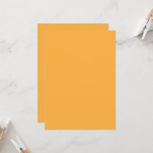 Invitation un arrière - plan jaune avec une bordure noire
