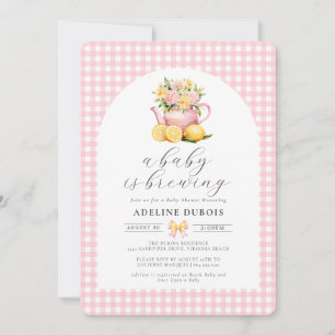 Invitation Un bébé brasse un Baby shower de fleurs roses