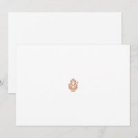 Un design symétrique avec mot géométrique marron