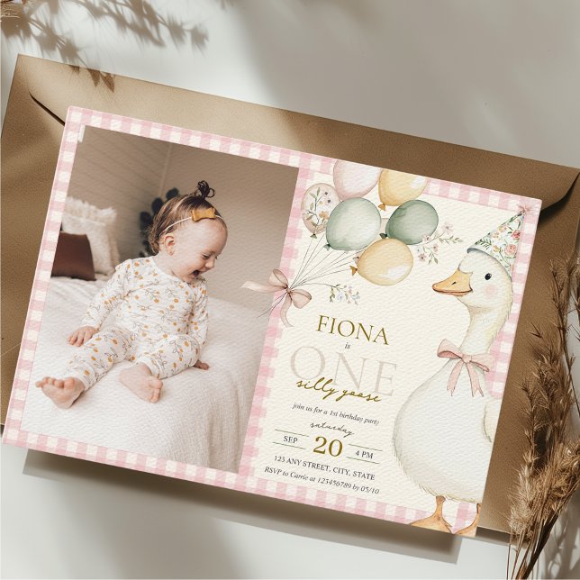 Invitation Une oie bête En vichy rose 1er anniversaire Photo (one silly goose gingham pink girl 1st birthday watercolor with photo )
