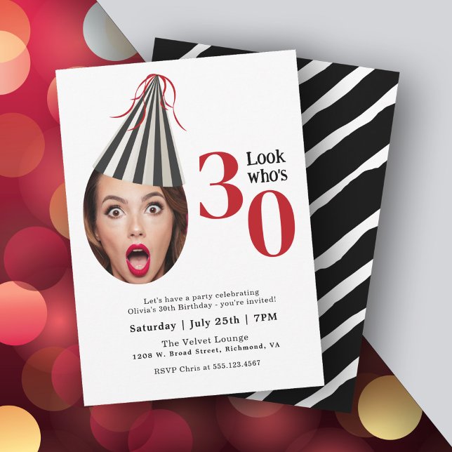Invitation Votre photo avec Casquette de fête Amusez 30e anni (Personalize this fun party invitation with your photo and party details.)