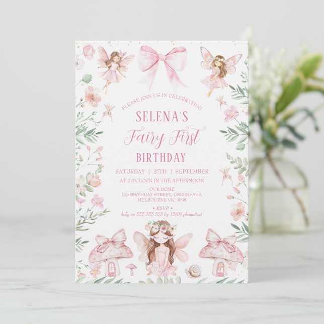 Invitation Whimsical Pink Bow Fairy Premier anniversaire Anni (Debout devant)