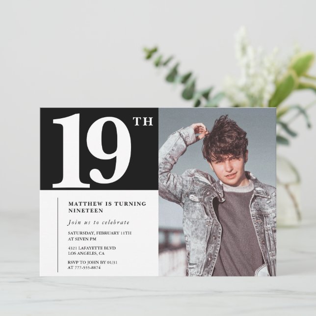 Invitations Black 19e anniversaire Modern Chic Pho (Debout devant)