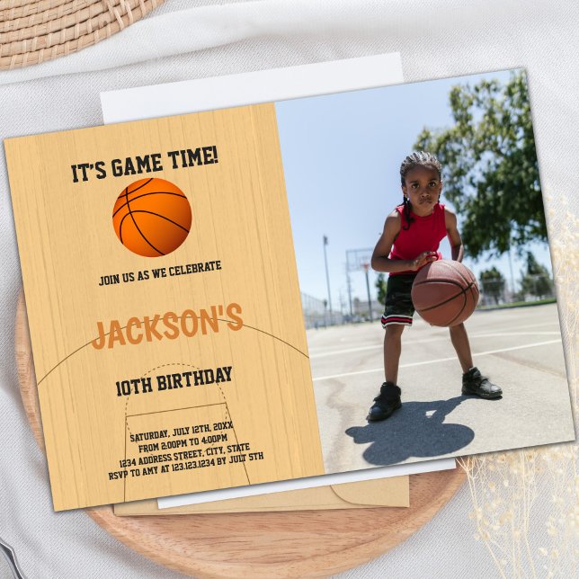 Invitations d'anniversaire de basket-ball Brown av (Brown Basketball Birthday Invitations with photo)