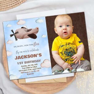 Invitations d'anniversaire de l'avion Brown avec p