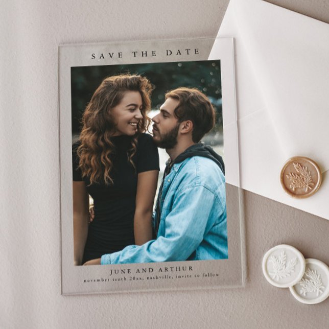 Invitations En Acrylique Mariage photo simple Enregistrer la date (Simple acrylic photo wedding save the  date card.)