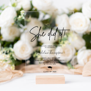 Invitations En Acrylique Minimaliste Script Heart Elle l'a fait Graduation