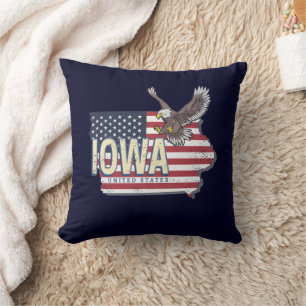 Iowa United States Retro State Map Vintage USA Throw Pillow