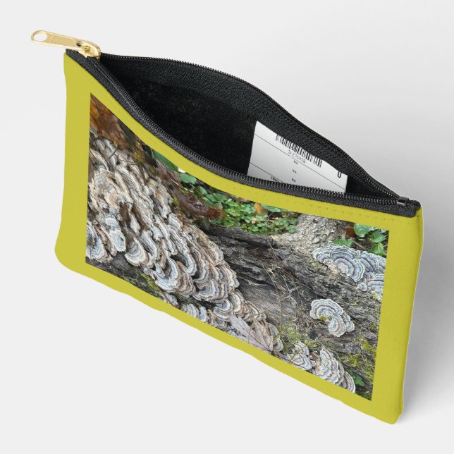 iPhone 16 case Accessory Pouch (Open)