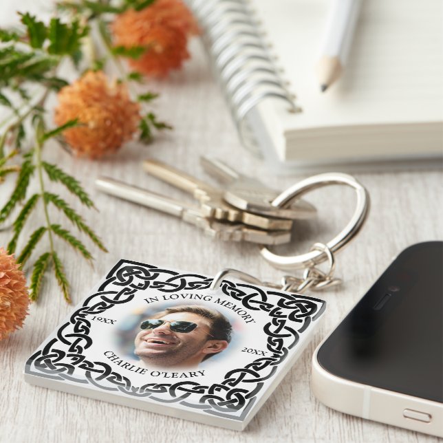 Irish Celtic Knot Photo Keepsake Funeral Keychain (Front Right)