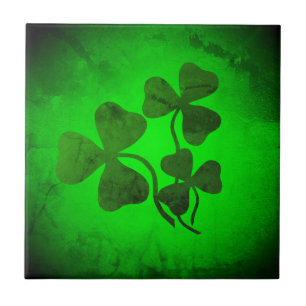 Irish shamrock/green clover, Ireland green glow Tile