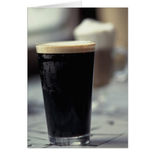 Irlande. Verre de bière brune.
