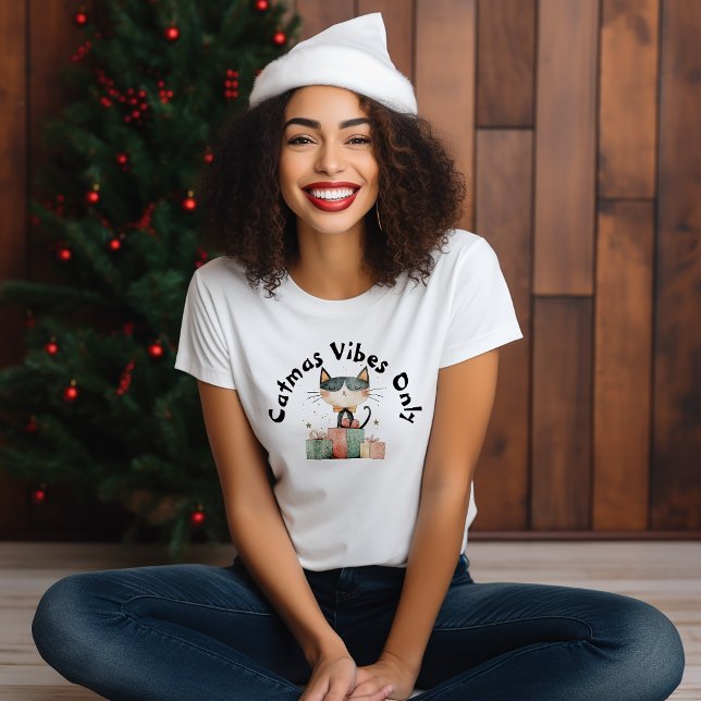 Ironic cats mom new year red T-Shirt (Creator Uploaded)