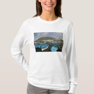 ITALY, Campania, (Bay of Naples), ISCHIA, FORIO: 2 T-Shirt