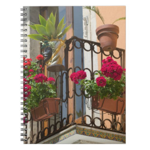 ITALY, Sicily, TAORMINA: Corso Umberto 1, Notebook