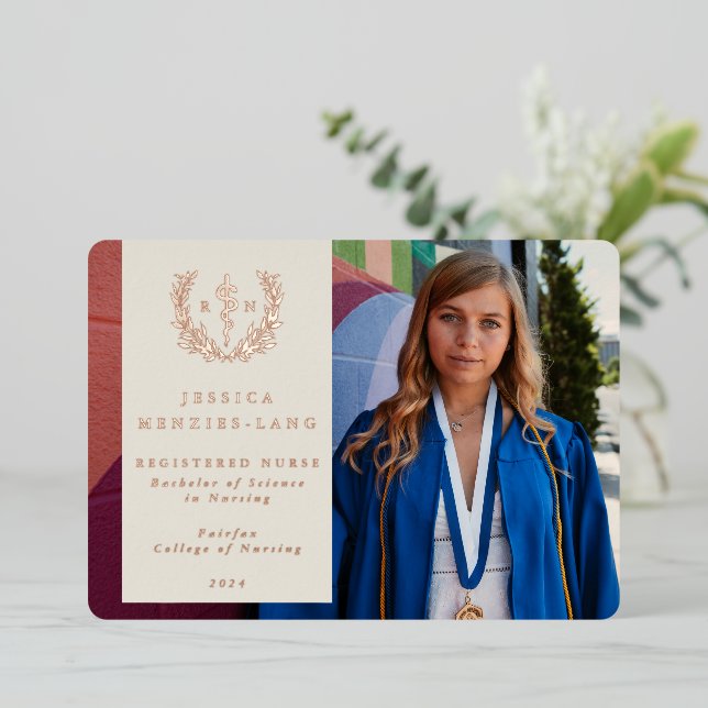 Ivory RN Asclepius Graduation Faire-part photo (Debout devant)