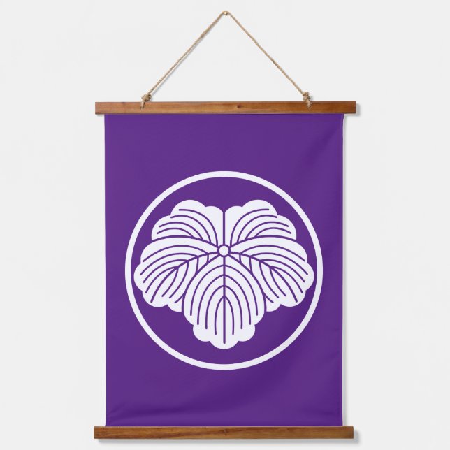 Ivy leaf in threadlike ring hanging tapestry (Front)