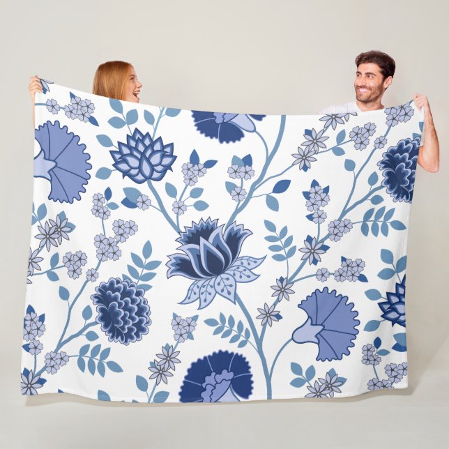 Jacobean Floral Lg Pattern Blue on White Fleece Blanket (In Situ)
