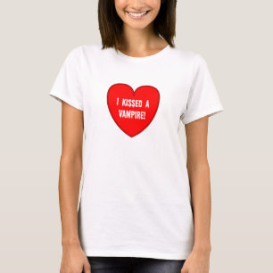 J'ai embrassé un T-shirt de vampire