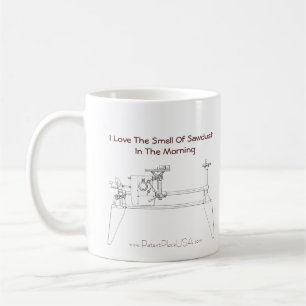 "J'aime l'odeur de la sciure tasse pendant matin"