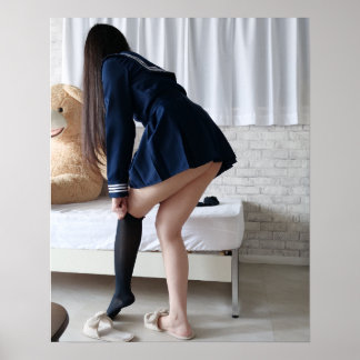 Japanese High School Girls Changing Clothes Quickl Poster