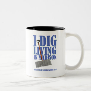 JE CREUSE LA VIE DANS la tasse de tempête de neige