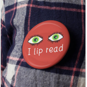 Je lis sur la lèvre le badge pour la lecture de lè