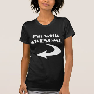Je suis avec le petit T-shirt impressionnant