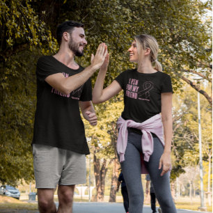 Je Suis En Course Pour Mon Ami Pink Ribbon T-Shirt