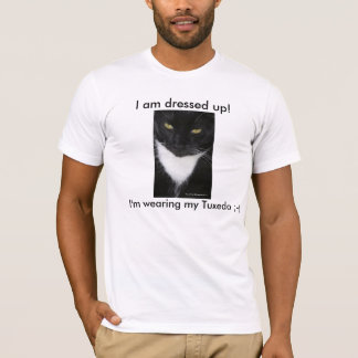 "Je suis habillé vers le haut" du T-shirt noir et