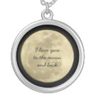 Je t'aime à la lune et au collier arrière
