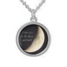 Je t'aime à la lune et au collier arrière