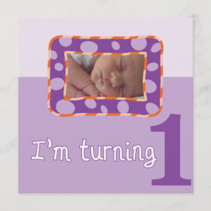 Je tourne une invitation de fête d'anniversaire