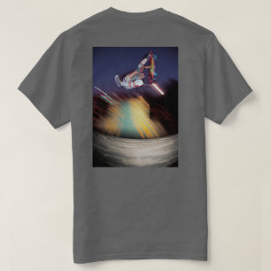 Jeff Phillips désobligeant sur le T-shirt clown