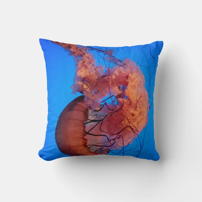 Jelly fish throw pillow (Front)