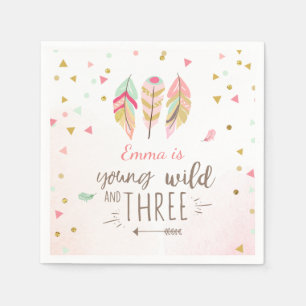 Jetable Fille d'or jeune sauvage et de la serviette trois